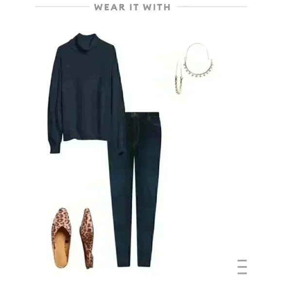 Banana Republic Pointelle Turtleneck Sweat… - Picture 5 of 8